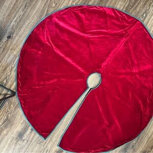Red Velvet Tree Skirt with green trim